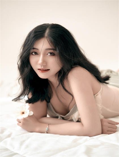 《万能圣光》人性探讨：人性本质与道德困境思考